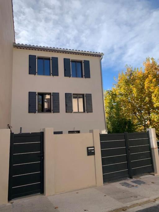Le 2 Ter Apartment Puyloubier Exterior photo